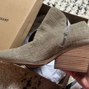 Lucky Brand Tan Suede Booties size 9.5